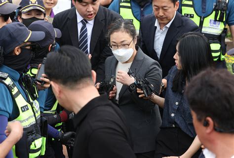 ‘이태원 참사 부실 대응 박희영 구청장 풀려난 날 날아든 날계란 사회일반 사회 뉴스 한겨레