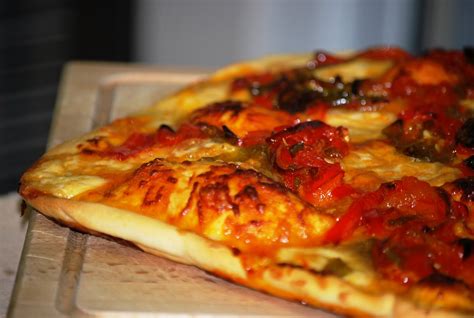 Pizza De Pimientos Caramelizados Y Queso Gruy Re Chez Silvia