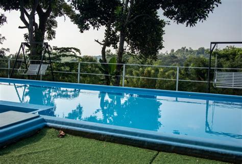 Is Artificial Grass Around Pools A Good Idea Guide