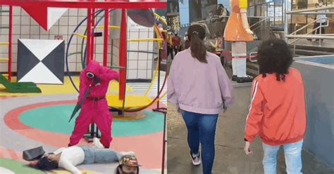 Độ HOT khủng khiếp của Squid Game ở Hàn Quốc Phục dựng bối cảnh cho dân tình tới check in đáng