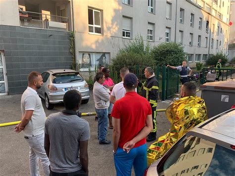 Faits Divers Mulhouse Violent Feu Dappartement Trois Personnes