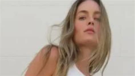 Model Kendal Schuler Shares Bikini Picture Six Days After Giving Birth Gold Coast Bulletin