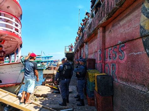 Carregador Executado A Tiros Na Frente De Colegas Na Feira Manaus Moderna