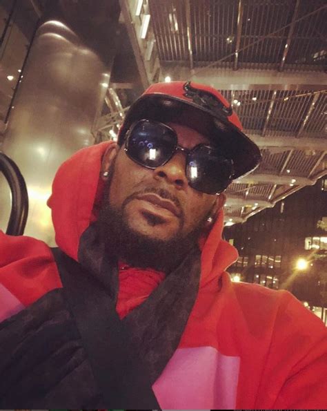 R Kelly New Alleged Sex Tape Shows Singer Urinating Having Sex W 14 Year Old Girl