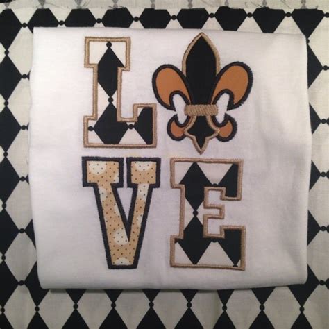 Items similar to LOVE fleur de lis New Orleans Saints tshirt on Etsy