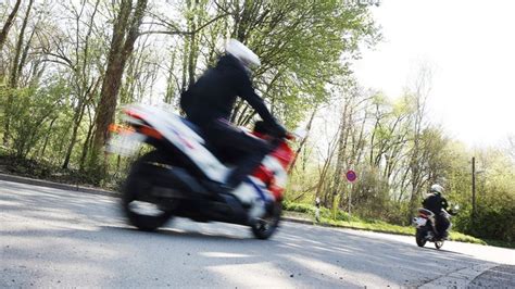 Nach Aufgehobenem Fahrverbot T Dlicher Motorradunfall In Breckerfeld