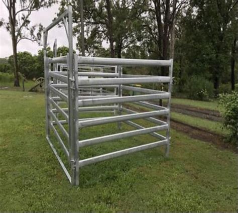 Mx M Australia Oval Rail Livestock Cattle Yard Panels Used Corral