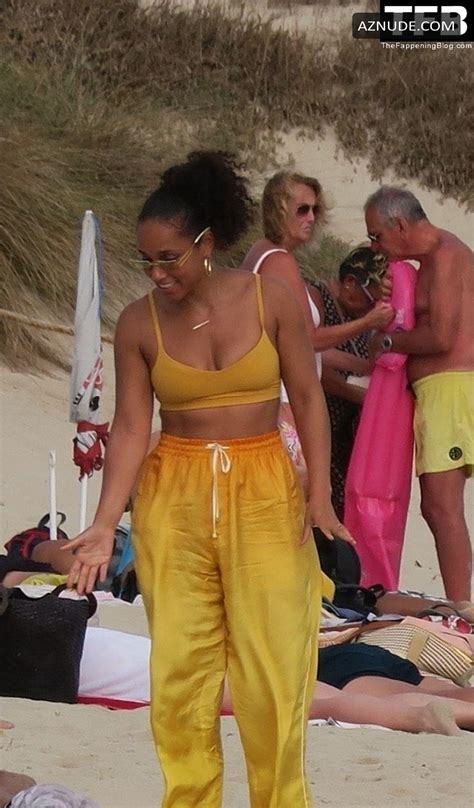Alicia Keys Sexy Seen Flaunting Her Hot Tits In A Bikini Top At The Beach In Formentera Aznude