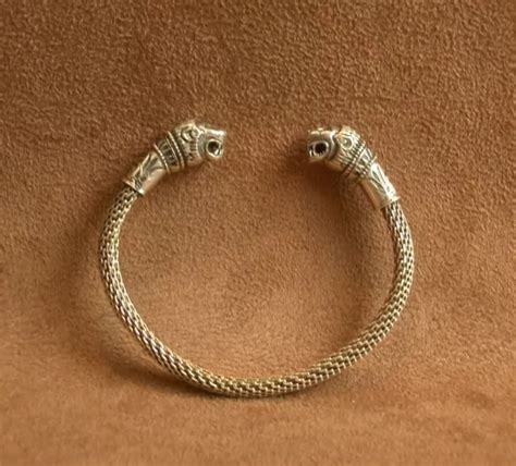 Bracelet Ancien En Argent Massif Jonc Ouvert Deux Tetes De Lions Arthus