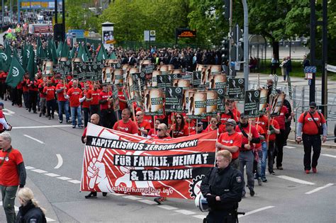 Chemnitz Menschen Demonstrieren Gegen Neonazis St Rungsmelder