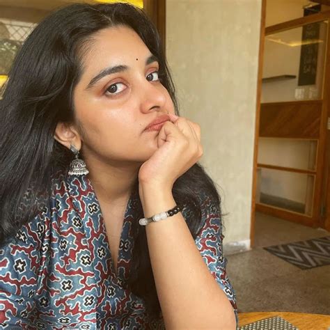 Nivetha Thomas Hot Unseen Best Navel Video Clips