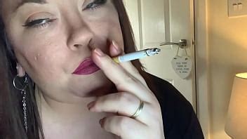 BBW Tina Snua Smokes A Cigarette With Snap Inhales XVIDEOS