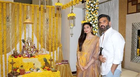 Ganesh Chaturthi 2018 Heres How Bollywood Stars Dressed Up For The