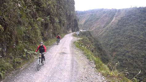 3 CARRETERA DE LA MUERTE EN BICICLETA MTB LA PAZ A LOS YUNGAS BOLIVIA