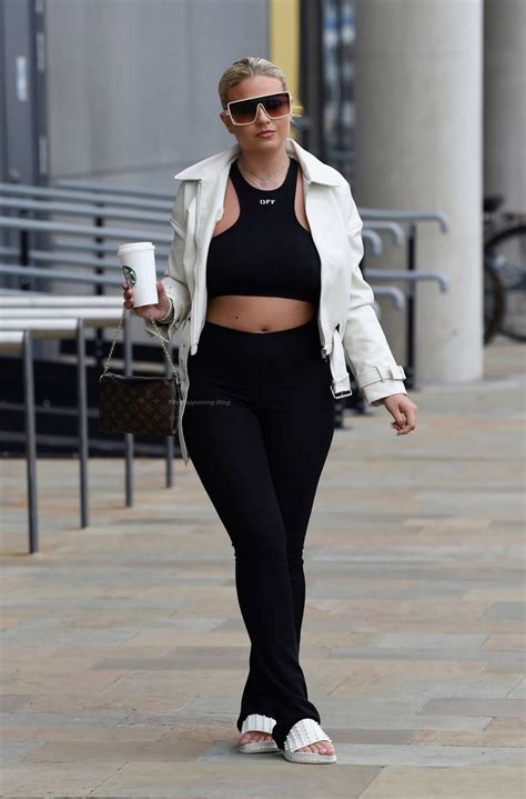 Apollonia Barbi Apollonia Llewellyn Apolloniabarbi Apolloniallewellyn Barbipage Nude