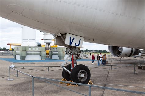 747 Front Landing Gear