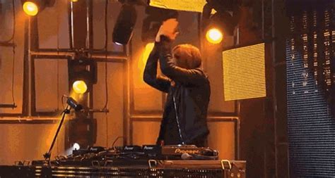 David Guetta Clapping  Find And Share On Giphy