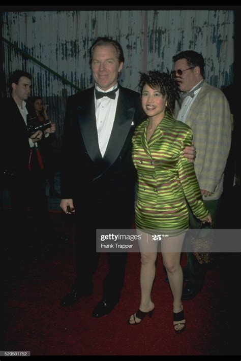 10 Hot Sexy Lauren Tom Bikini Pics