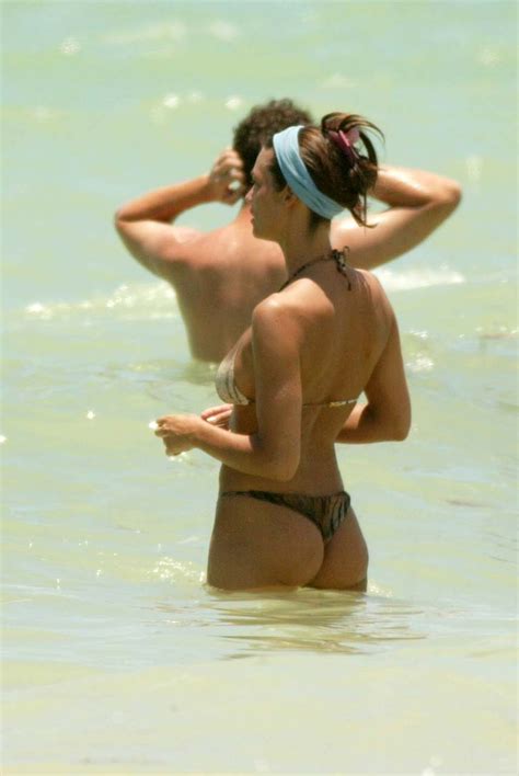 Manuela Arcuri Exposing Her Nice Big Boobs On Beach And Ass In Thong Paparazzi P Porn Pictures