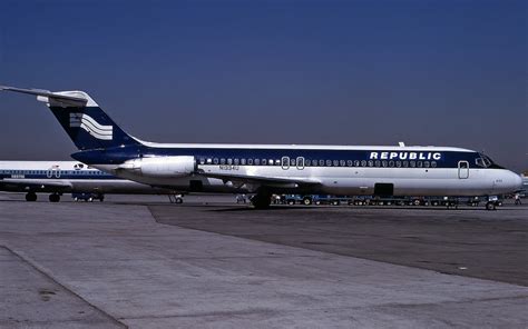 Republic Douglas DC 9 N1334U Thank You For 5 9 Million Vie Flickr