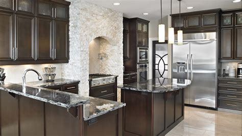 Stone Veneer Kitchen Backsplash: Considerations and Design Ideas