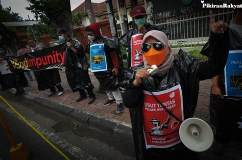 Aksi Solidaritas Untuk Jurnalis Nurhadi Pikiran Rakyat