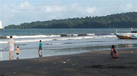 Pantai Teluk Penyu Di Cilacap Jadi Destinasi Favorit Saat Libur Nataru