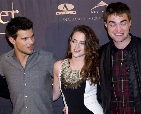 Taylor Lautner Reflects On Robert Pattinson Twilight Rivalry Us Weekly