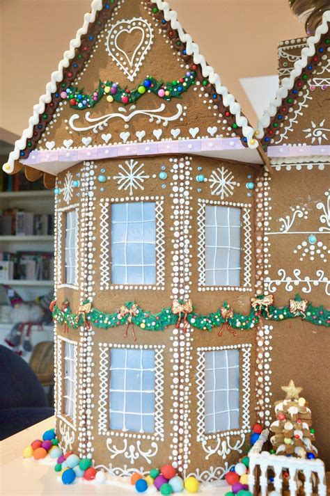 Biggest Gingerbread House We've Ever Made! | Gingerbread World