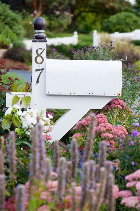 landscaping mailbox ideas 5