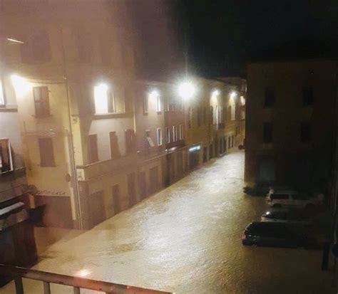 Alluvione Ore Critiche Meloni Pronta A Sospendere Le Tasse