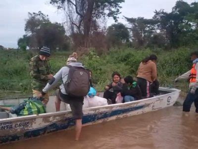 2 000 familias afectadas por inundaciones en Cuatro Cañadas La Razón