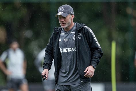 Gabriel Milito Vai Chegar Aos Jogos Pelo Galo T Cnico Tem A