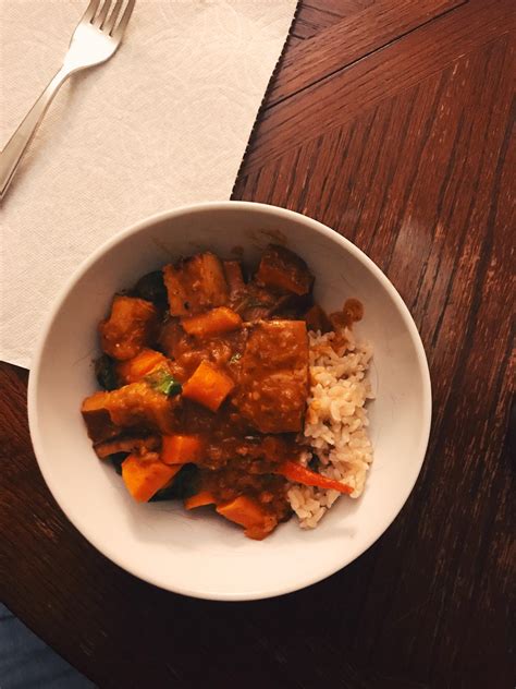 Vegetarian curry with baked tofu. Healthy, spicy, delicious, and could not be easier. : r/vegetarian