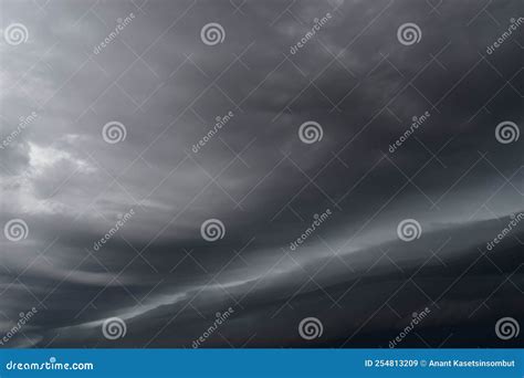 Arcus Cloud Rolling in the Storm, Cumulonimbus Cloud Formations on Tropical Sky Stock Image ...