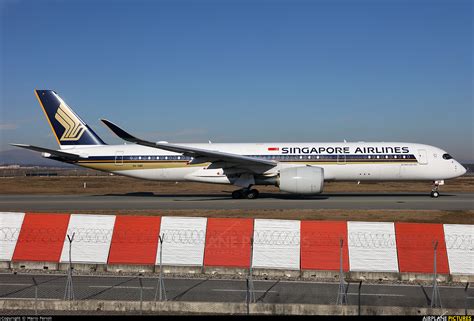 9V SMR Singapore Airlines Airbus A350 900 At Milan Malpensa Photo