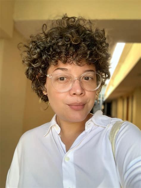 Curly Pixie Cut Blond Highlights Curly Pixie Mama Hair Blonde