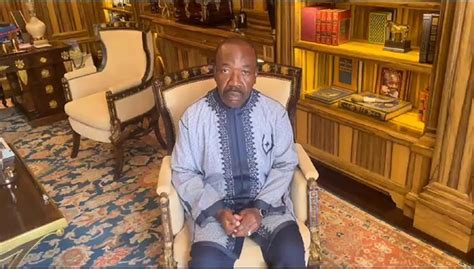 Transition Au Gabon Ali Bongo Interrompu Dans Sa Rencontre Avec Sa