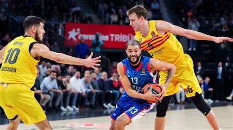 Anadolu Efes exhibe su potencial en una gran victoria sobre el Barça