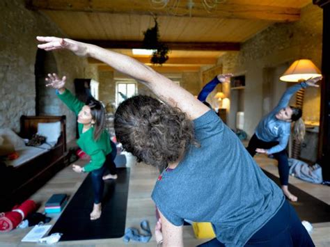 YOGA SUR CHAISE POUR LES SENIORS Villelongue DAude Limouxin