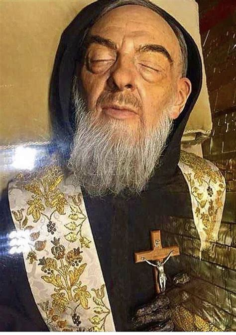 Actualizar Imagen Padre Pio De Pietrelcina Cuerpo Incorrupto