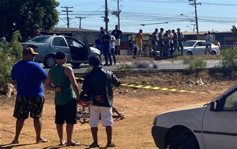 Homem E Mulher Morrem Atropelados Ap S Bicicleta Ser Atingida Por Carro