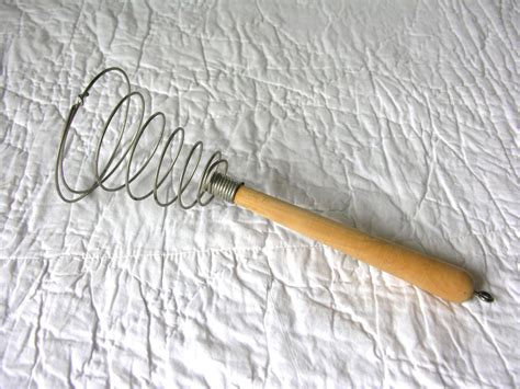 French Vintage whisk – French kitchen – Haute Juice