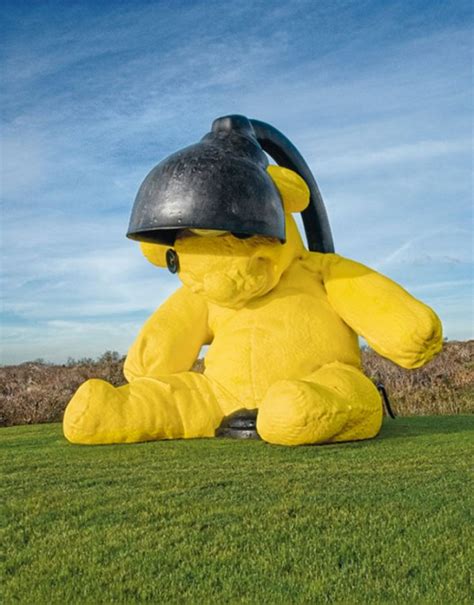 Giant Yellow Teddy Bear That Illuminates New York City To Fetch Over $9 Million – eXtravaganzi