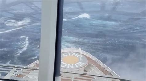 Royal Caribbean S Anthem Of The Seas Cruise Ship Slammed By Hurricane