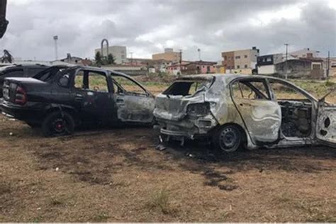 Carros são incendiados em estacionamento de delegacia em João Pessoa