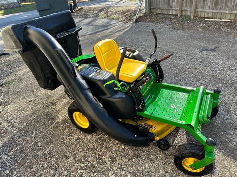 John Deere Z Zero Turn Mower W Rear Bagger Only A Month