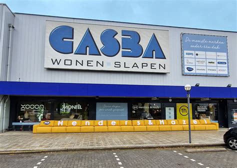 Casba Moedigt Lopers Aan Vanaf De Langste Bank Van Nederland Interior