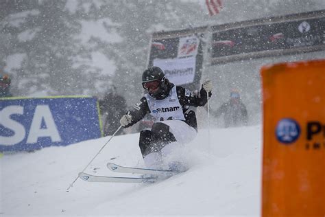 Moguls Gallery – Ski and Snowboard Club Vail