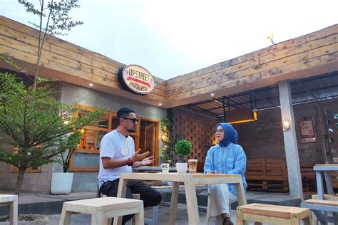 Cafe Upstreet Tongkrongan Milenial Palopo Dengan Konsep Outdoor